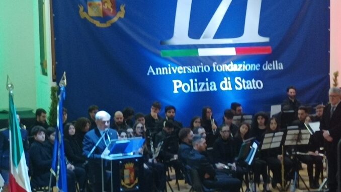 La Polizia di Stato ha celebrato ad Avellino, stamattina, presso l’auditorium Vitale del Conservatorio Statale di Musica “Domenico Cimarosa” di Avellino, il 171° Anniversario della Polizia di Stato