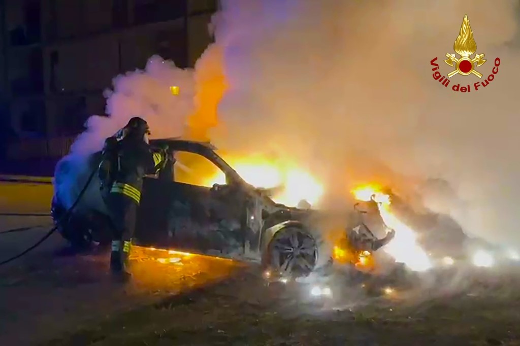 auto in fiamme Atripalda